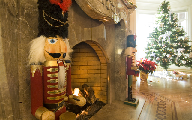 Ledson Holiday Fireplace